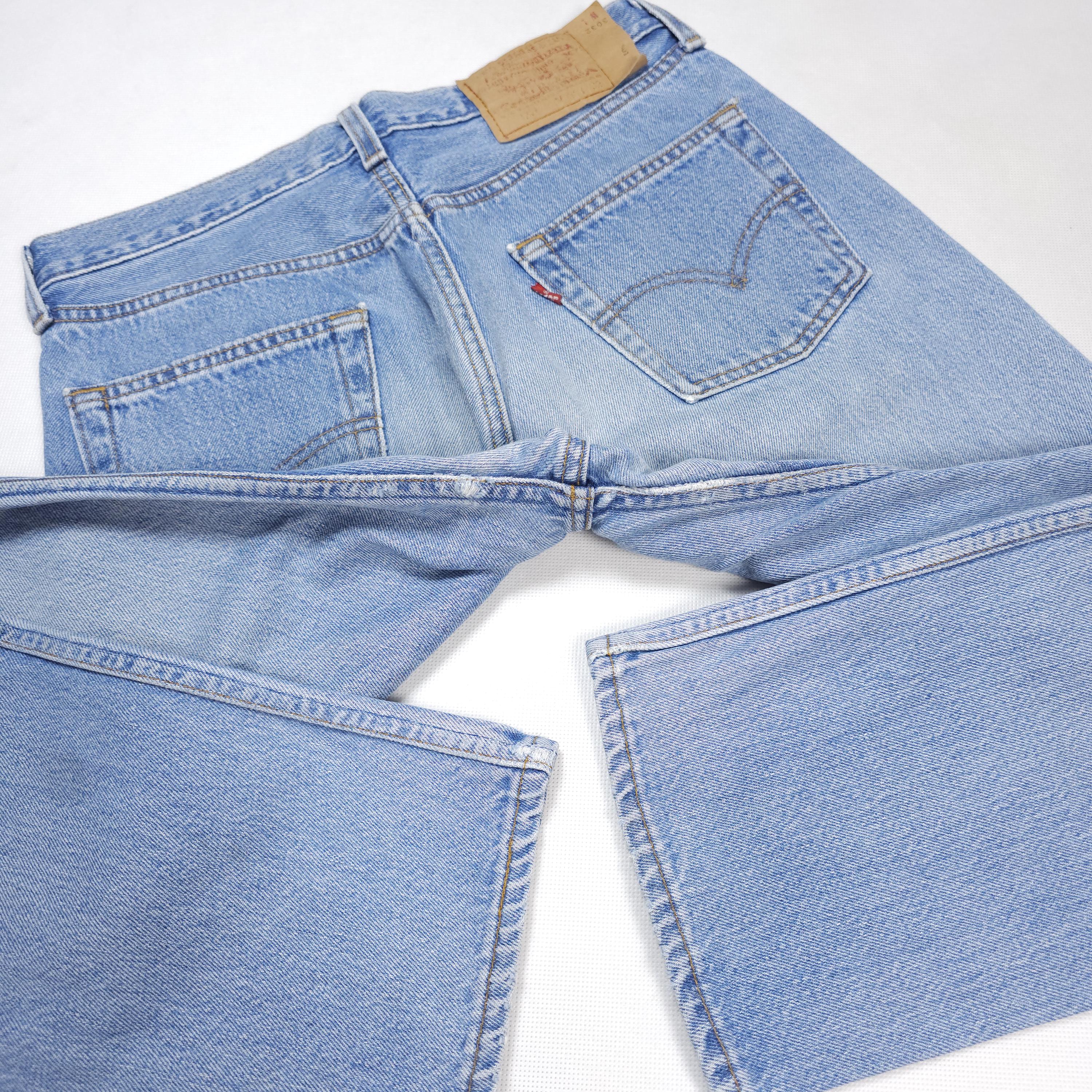 95' Made in USA Vintage Levi's 501 W29,5 L32 Faded Blue Jeans