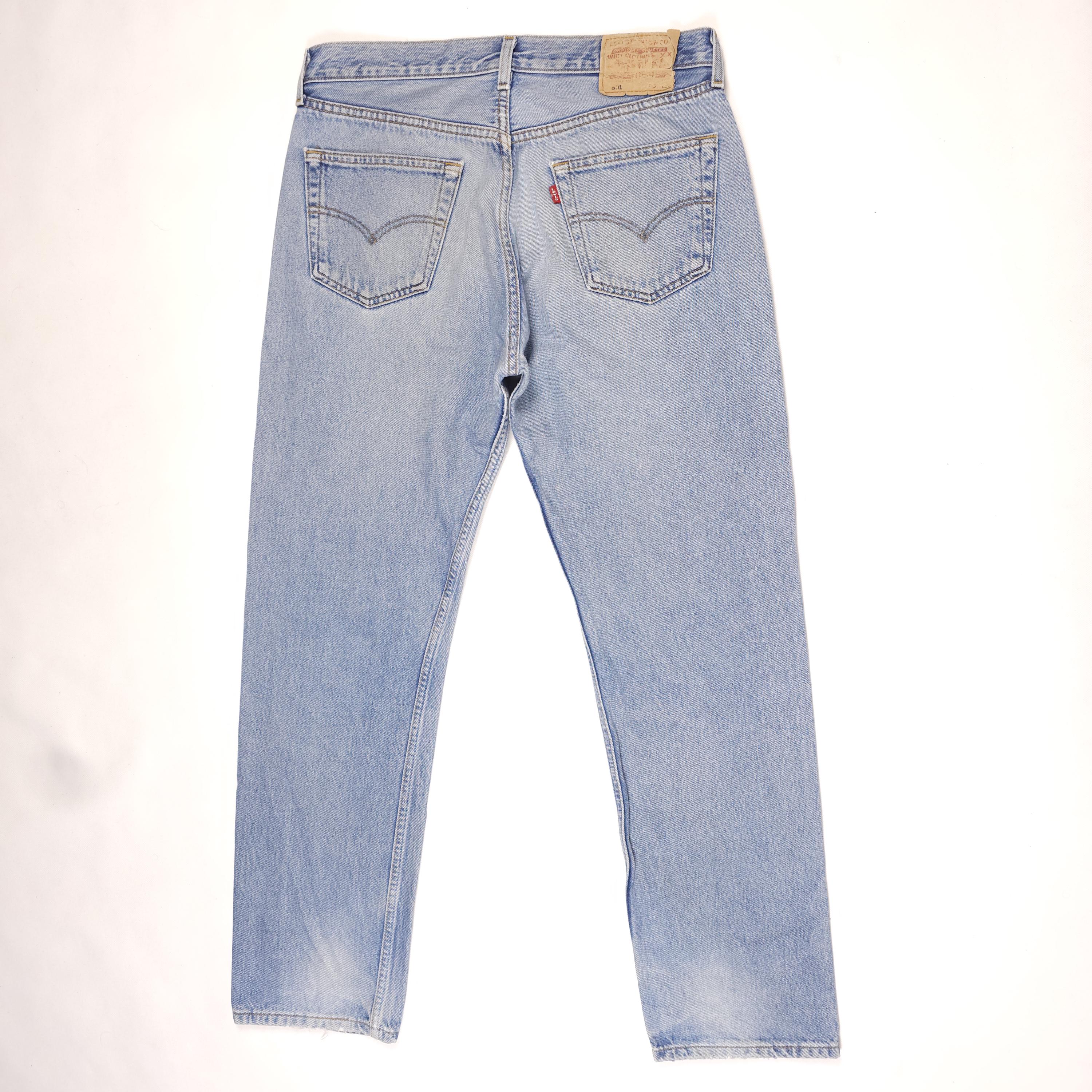 90' Vintage Levi's 501 W32,5 L32 Light Blue Faded Jeans Butterfly