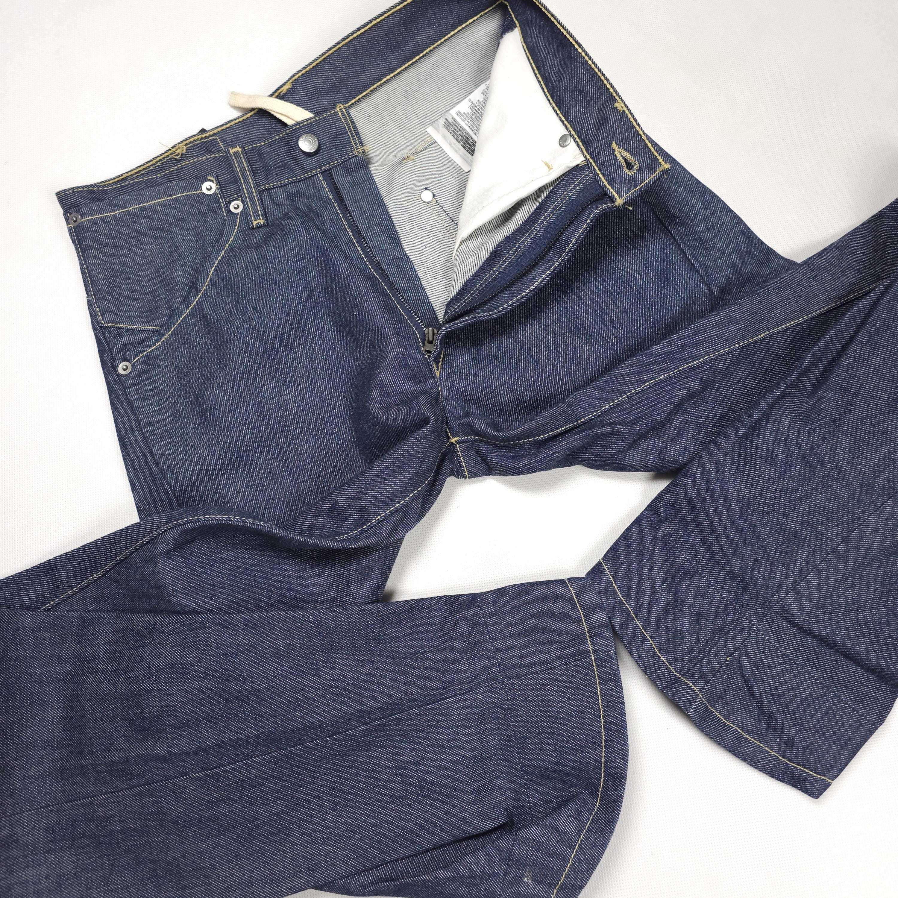 New Deadstock Levi's Engineered 28/34 Jeans 00005 Vintage Levi's