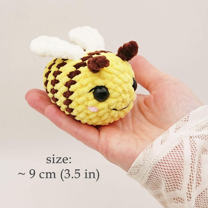 Small BEE Crochet Pattern PDF + Complete Video Tutorial. Bee Amigurumi ...