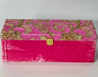 AVEERA- Bridal Bangle Box