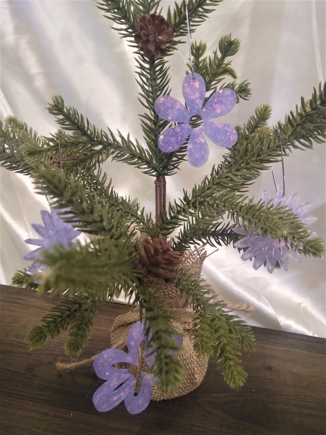 Flower Ornaments, Set of 4, 2 Color Styles, Handmade, Christmas Time