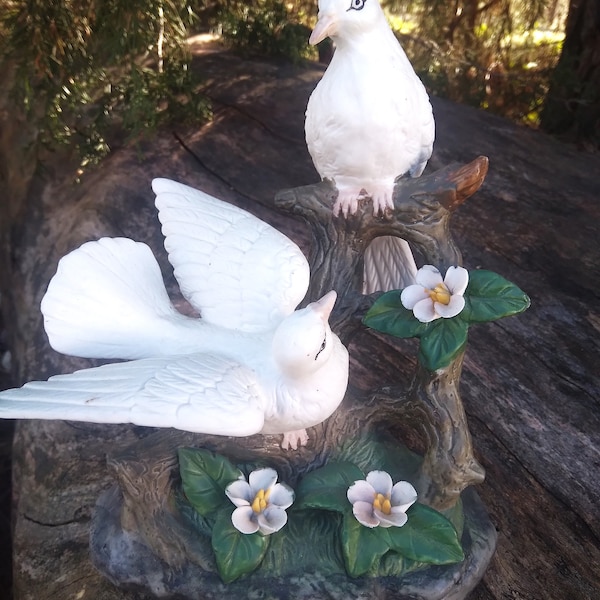 Doves, Vintage Dove Sculpture, Hand Painted Sculpture, Spring Time Collector, Room Decor Art, Home & Living, Love, Wildlife, GBI Hallmarked