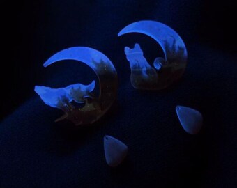 Wolves, Cats, Crescent Moons, Hanging Moon, Glow in Dark, Resin Art Pieces, Customizable, Handmade, You Choose Colors, Hanging, Unique