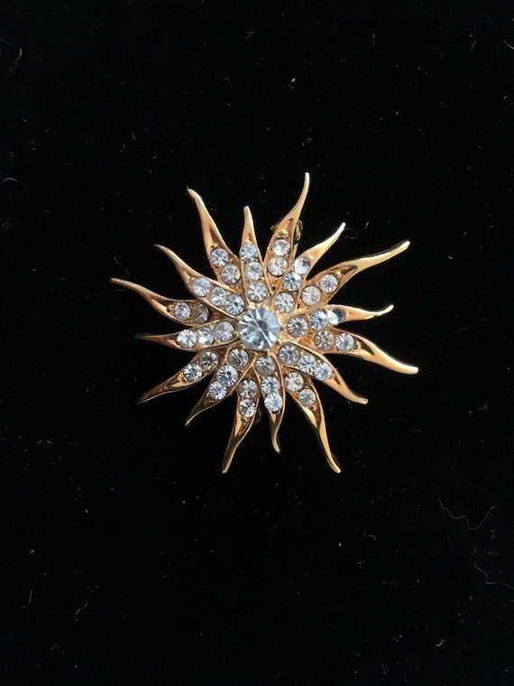Vintage Gold Toned Star Pin