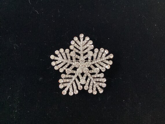 Vintage Rhinestone Snowflake Brooch/Pendant. - image 2