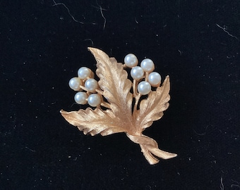 Vintage Signed JJ Pearl Brooch