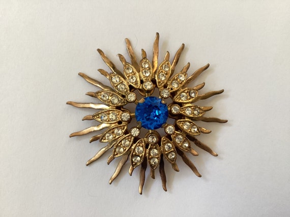 Vintage Golden Rhinestone Sunburst  Brooch With A… - image 3