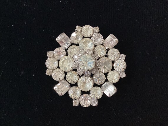 Vintage D & E Clear Rhinestone Brooch - image 1