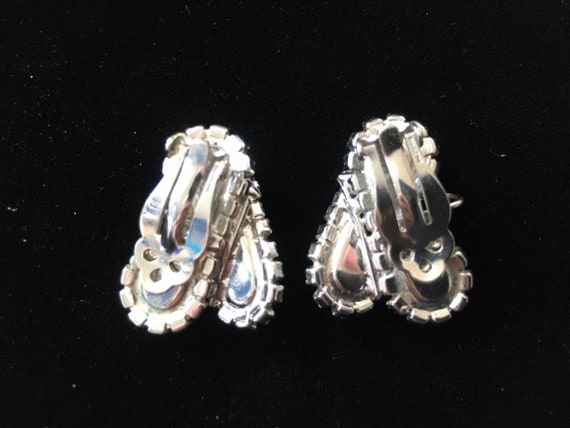 Vintage D & E Juliana Rhinestone earrings - image 3