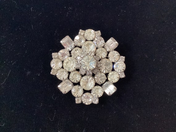 Vintage D & E Clear Rhinestone Brooch - image 2