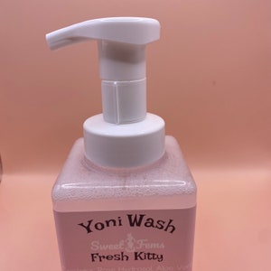 Yoni Refresh Cleanser (Fresh Kitty)   *Free Shipping with 2 or more items from entire shop***