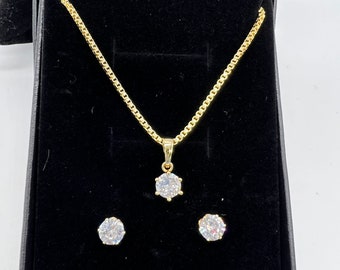 18ct 18k Gold Filled Box Necklace With Sparkling Cubic Zirconia Diamond Pendant & Matching Earrings Gift Set Ref:-69