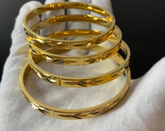 18K 18ct Gold Filled Adult Size Bangles, Bracelets Set Of 4 Size 2.6 Suitable For A Small Size Wrist Ref:-560