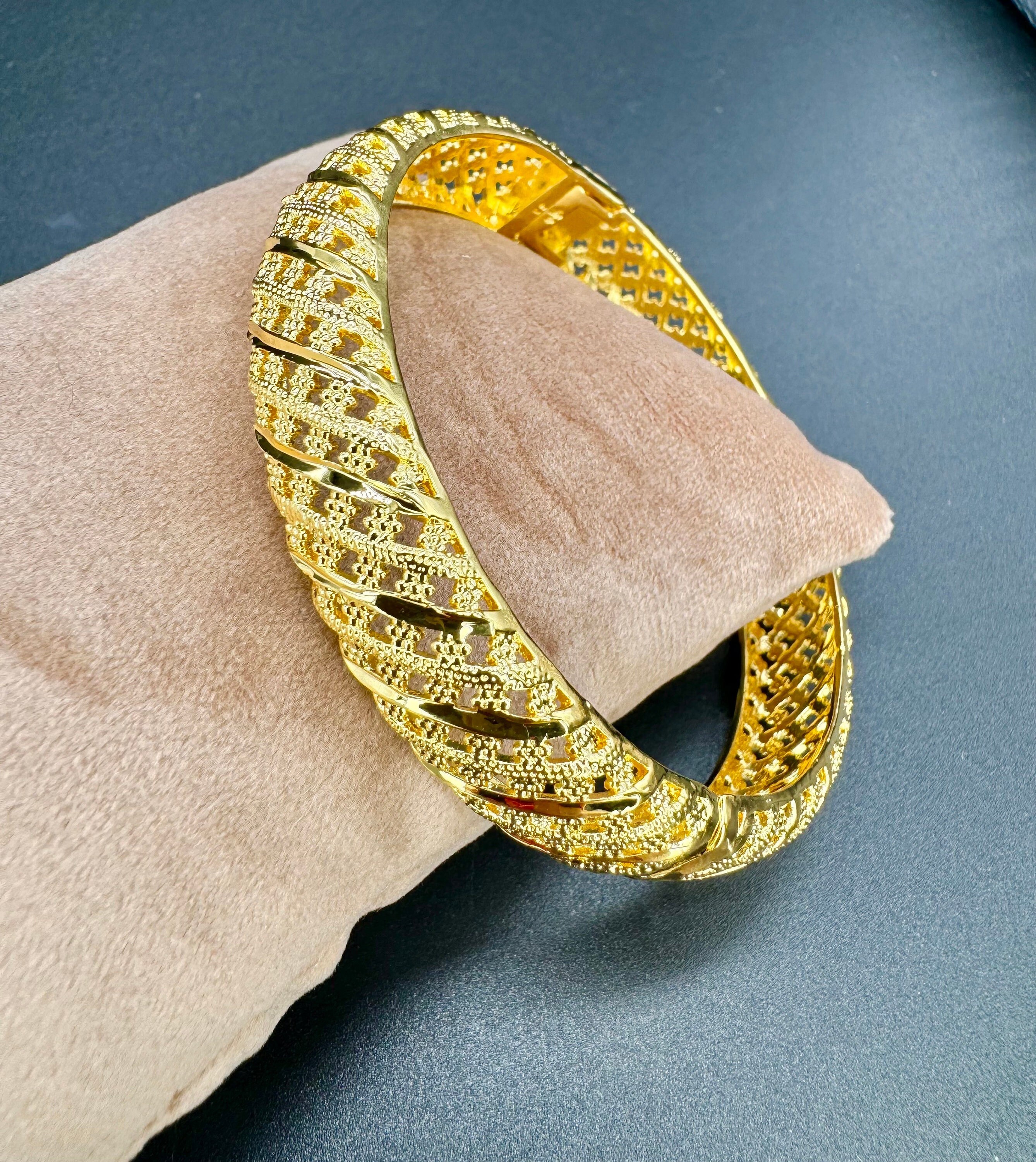 24k 24ct Gold Filled Adult Size 2.6 Bangle bracelet Weight 23grams Ref 502 Etsy