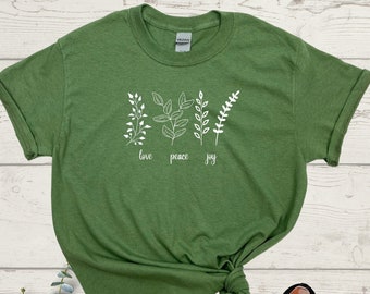 Florales T-Shirt | Liebe Frieden Freude T-Shirt | Gedruckte Damen T-Shirts | betontes Oberteil für Frauen | grün, pink, gold, schwarz, weiß | S, M, L