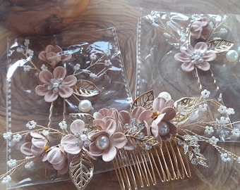 Set of 3 hair pins comb baby pink delicate flowers faux pearls faux diamonds gold wedding bridesmaids bride