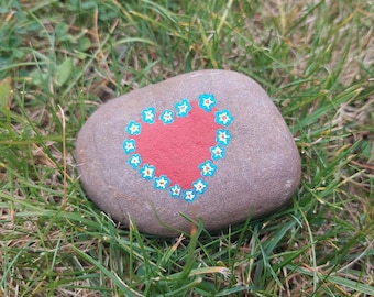 Hand-Painted Memorial Stone: Forget-Me-Not Flowers, Red Heart