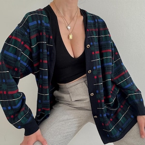 Cárdigan de lana vintage Grandpa Core | Chaqueta larga de punto de gran tamaño con cuadros multicolores | Suéter de invierno para mujer de los años 80 y 90 | Cárdigan 42