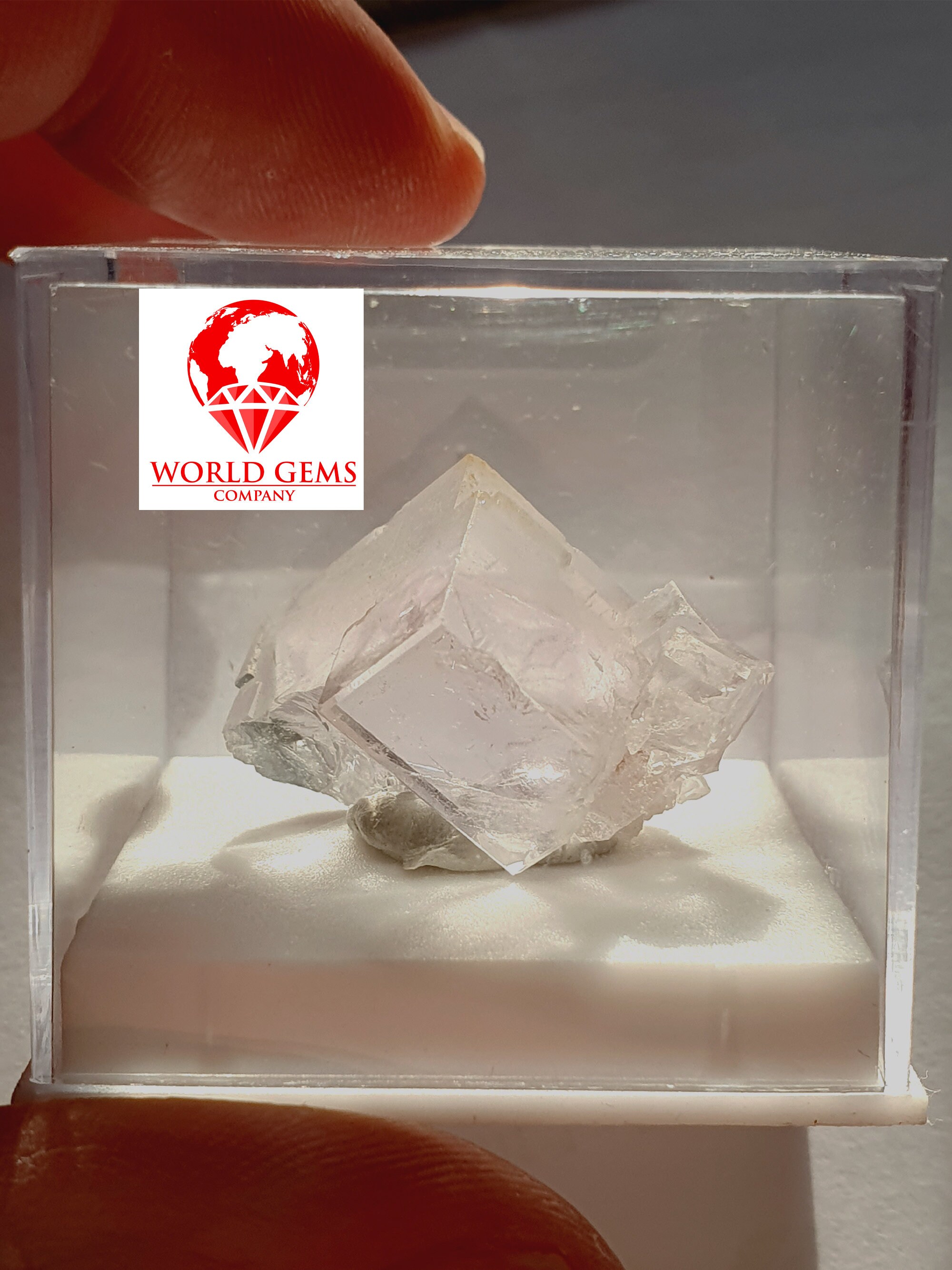 Cristal Cubique Incolore de Fluorite d' Espagne, Naturel Pour Mettre Dans Sa Collection ou en Décora