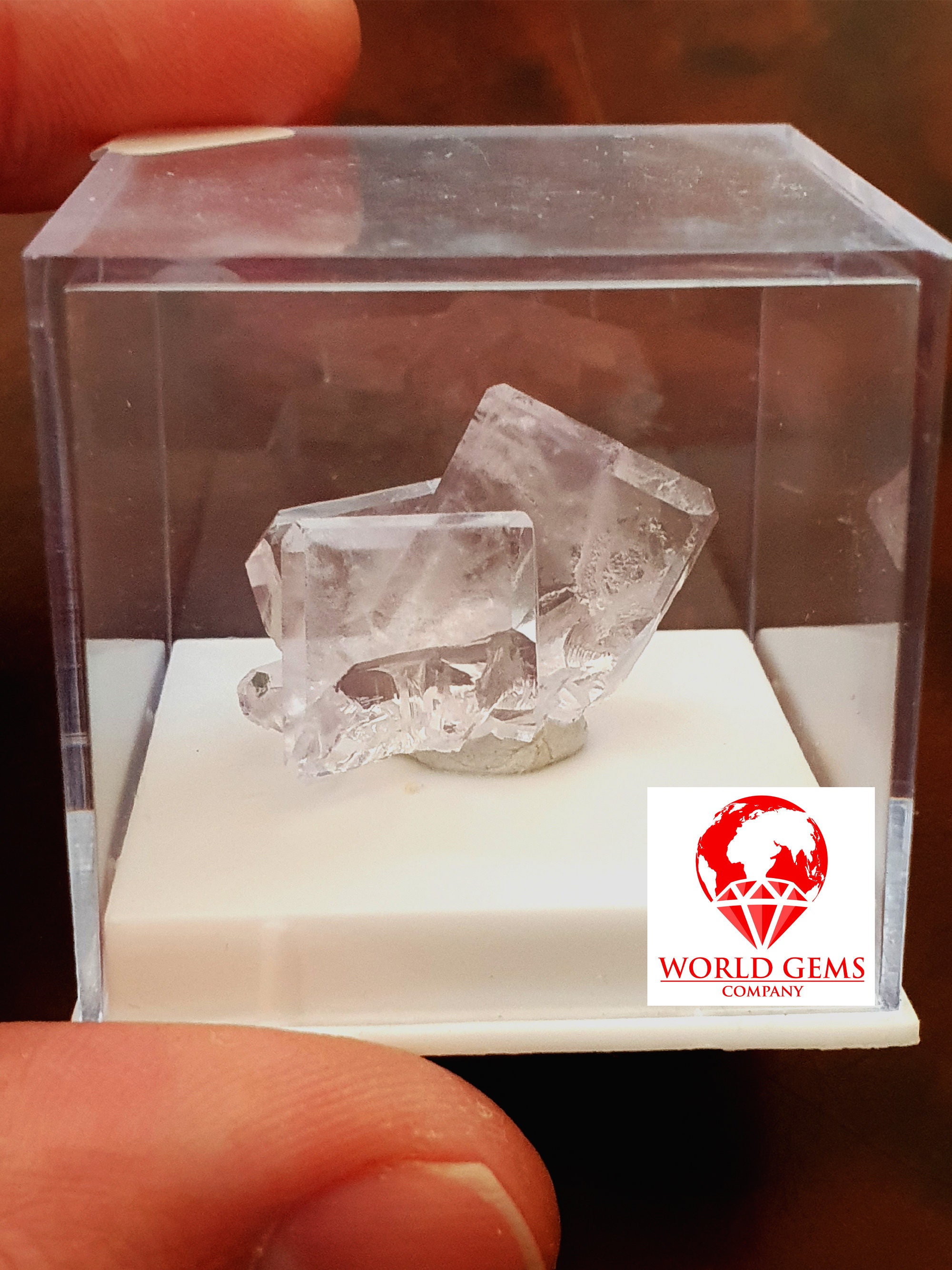 Cristal Parfait de Fluorite Cubique Incolore d' Espagne, Un Joli Cluster , Belle Pièce