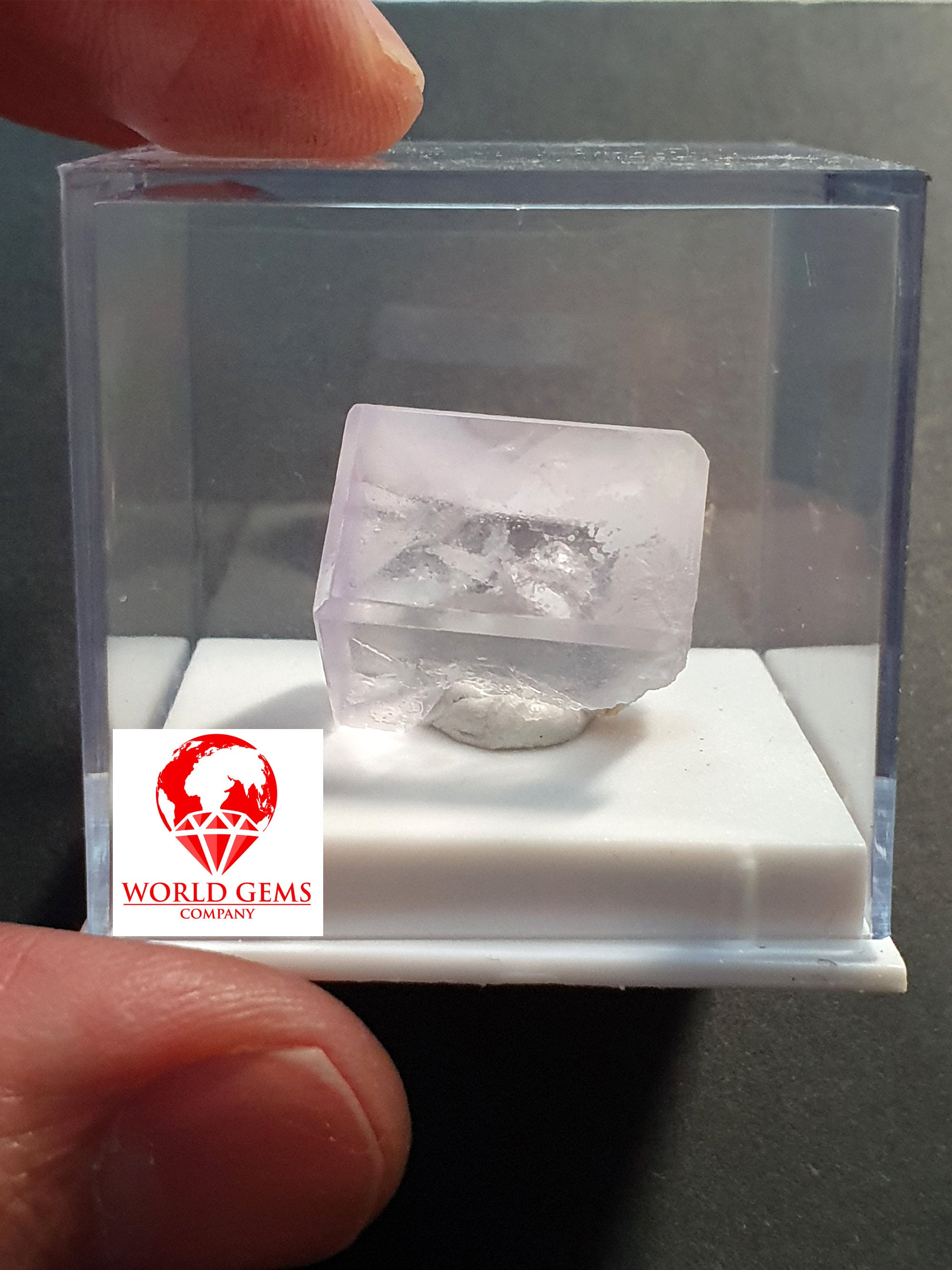 Un Parfait Cube de Fluorite Cubique Incolore d' Espagne, Un Joli Cluster Belle Cristallisation