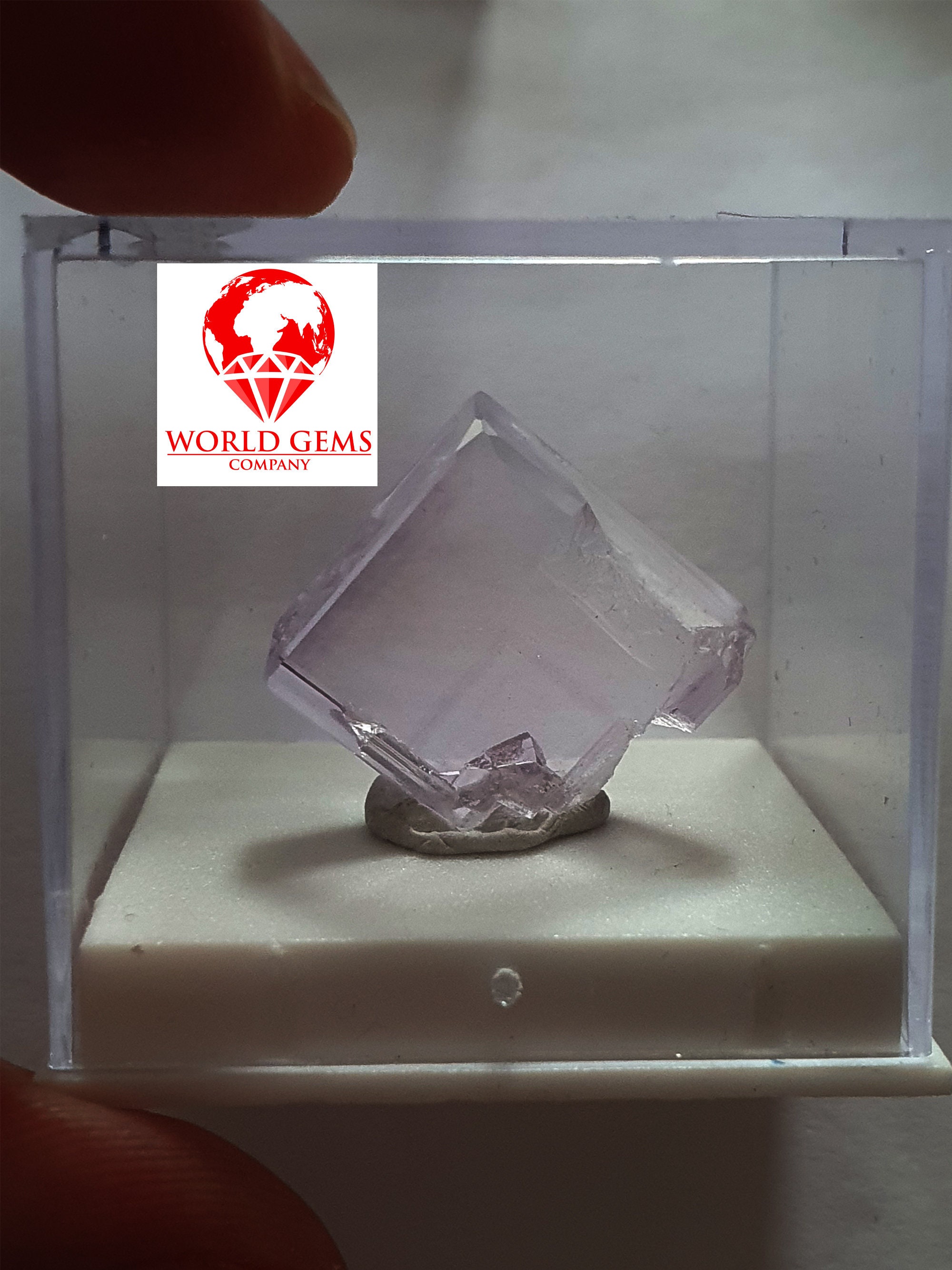 Fluorite Cubique Mauve Clair avec Phantôme , Un Joli Cluster à Metre Dans Sa Collection