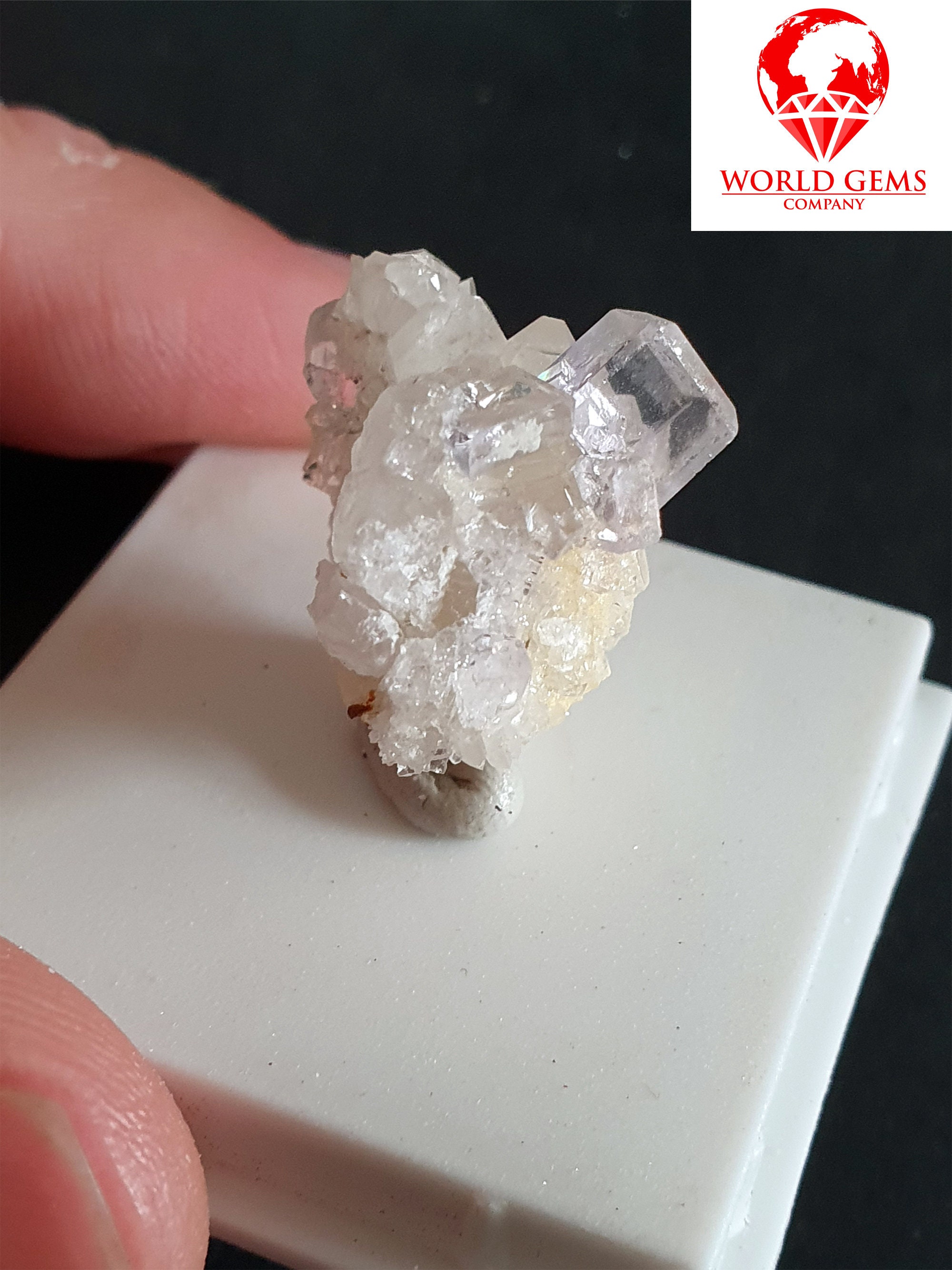 Fluorite d' Espagne Collection Jordi Fabre Dim 2x1.5cm Poids 19.03G Belle Pièce, Belle Composition, 