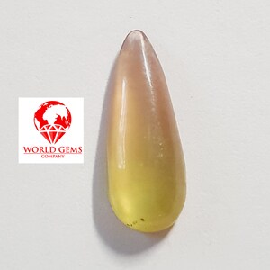 Pas commun  Cabochon de Grenat Hydrogrossulaire  pour la collection, pour les gemmologues, pour avoir un exemplaire POIDS 2.45CTS DIM 15x6MM