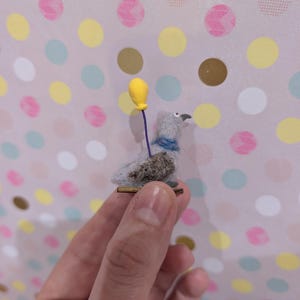Miniature Pigeon gift, party pigeon with balloon, needle felt gift – Handmade Wool Desk Buddy image 3