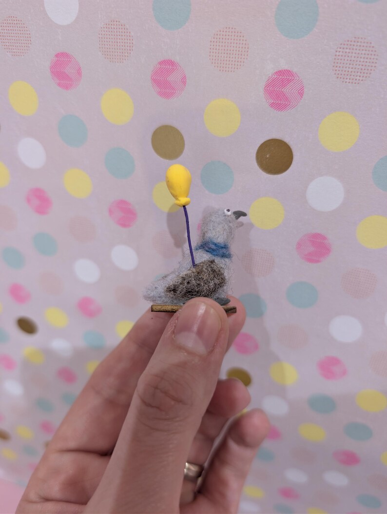 Miniature Pigeon gift, party pigeon with balloon, needle felt gift – Handmade Wool Desk Buddy image 3