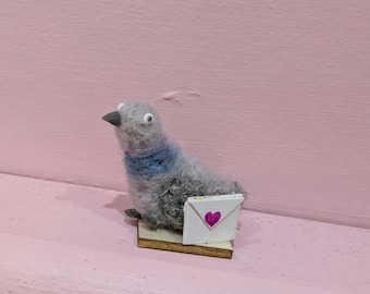 Paloma para el Día de la Madre: un regalo de escritorio de lana hecho a mano