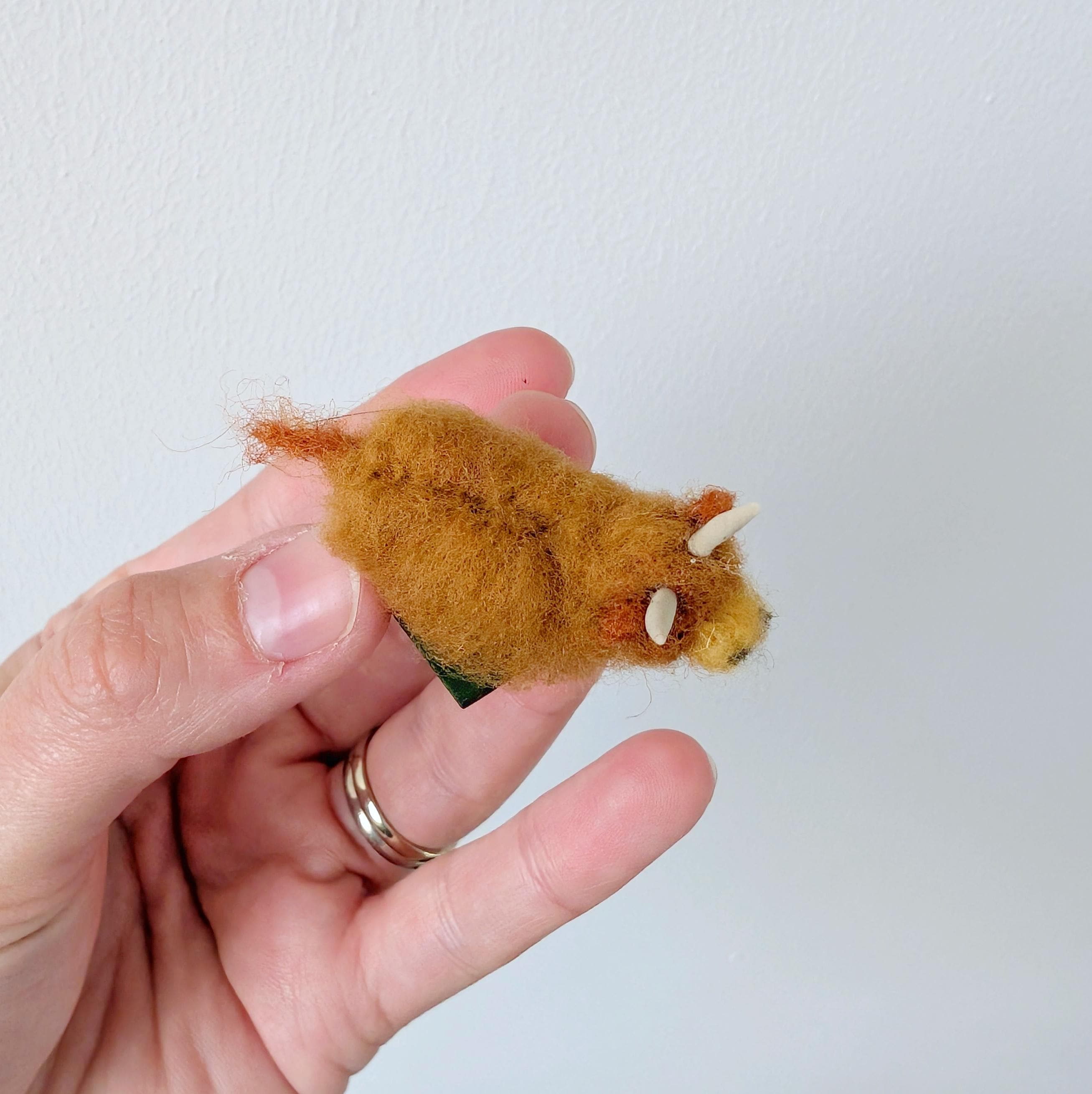 Miniature Highland Cow Ornament, Needle Felted Wool Figurine, Tiny Cow Gift, Scottish Highland Cattle Decor, Farm Animal Miniature