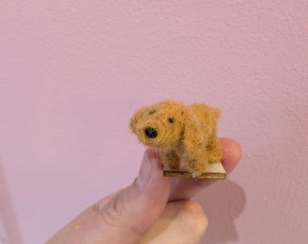 Regalo artesanal de perro salchicha, adorable obsequio de perro salchicha, decoración de perro miniatura de fieltro de aguja