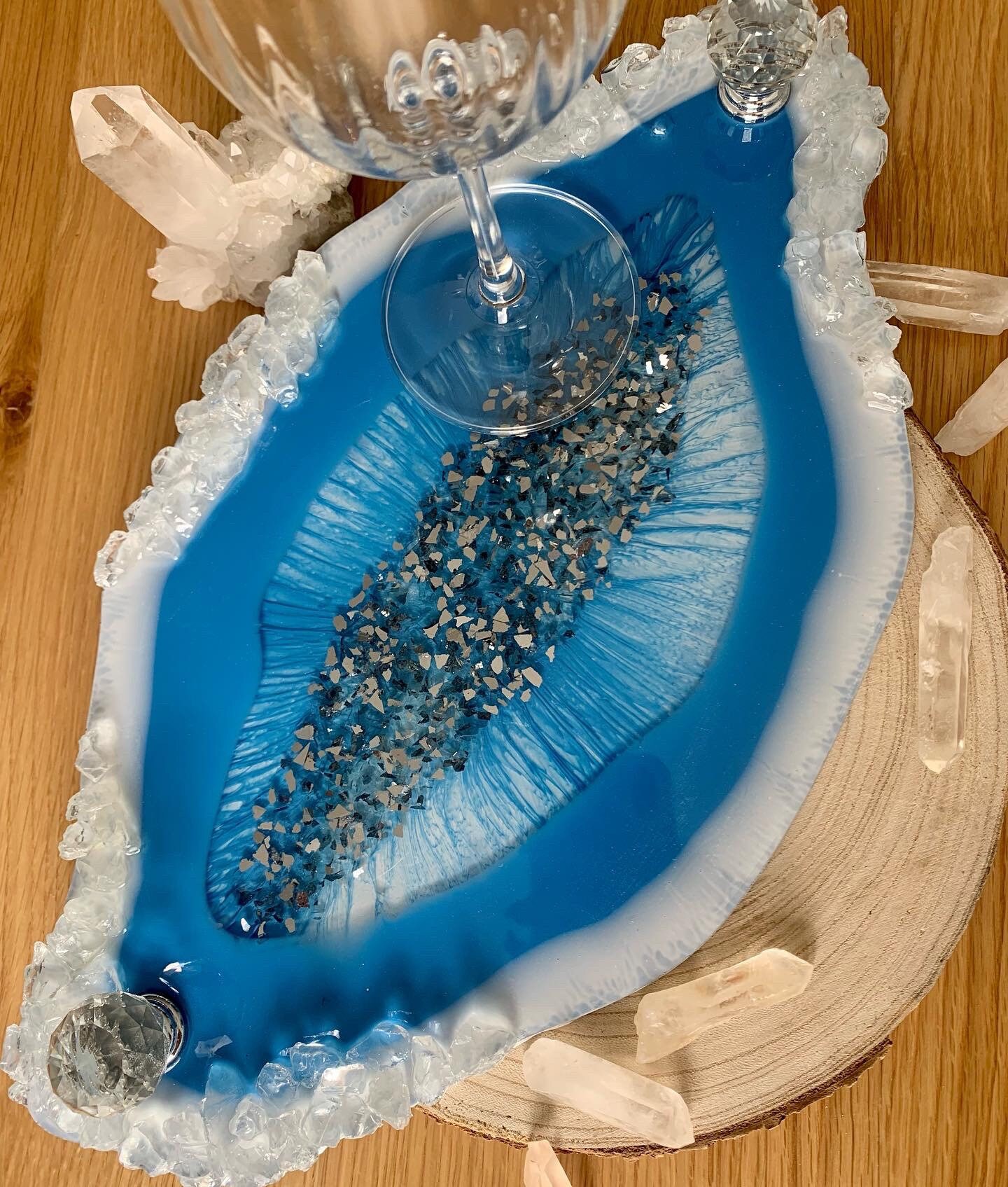 Plateau Luxueux Décoratif en Résine Epoxy Bleu et Argent