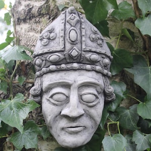 Mittelalterlicher Bischof Massiv Zement Outdoor Garten Wand Plakette Hängen 25 cm groß Wasserspeier Gothic Ornament Dekoration Skulptur Montieren