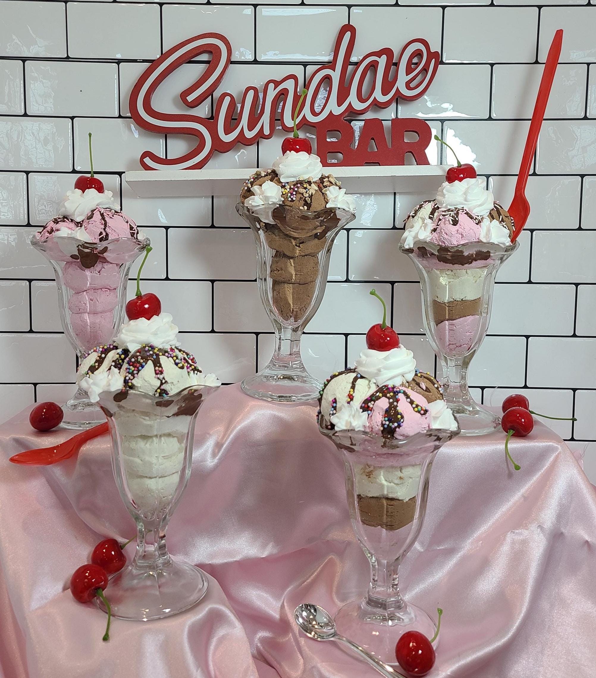 Fake Hot Fudge Sundae 50s Diner Strawberry, Vanilla Chocolate Sundae ...