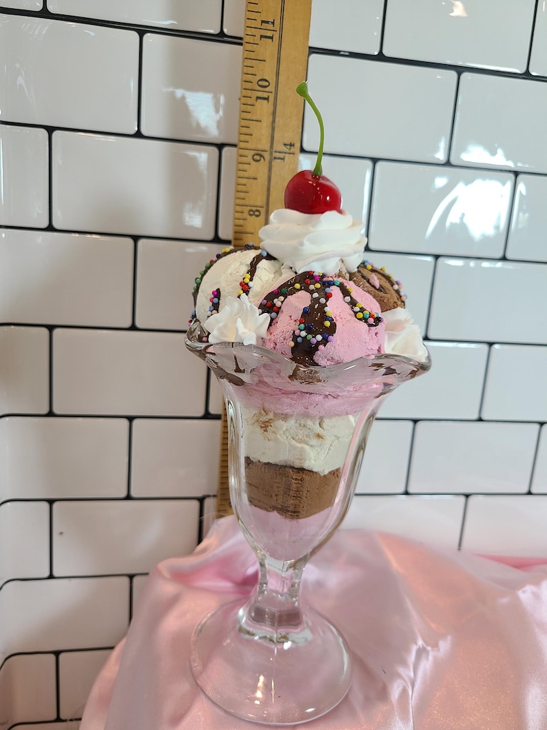 Fake Hot Fudge Sundae 50s Diner Strawberry, Vanilla Chocolate Sundae ...