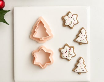 Ensemble de deux biscuits au sucre | Emporte-pièce en forme de sapin givré et étoile en relief en pâte polymère pour les fêtes Emporte-pièce pour desserts de Noël en forme de sapin d'hiver en relief