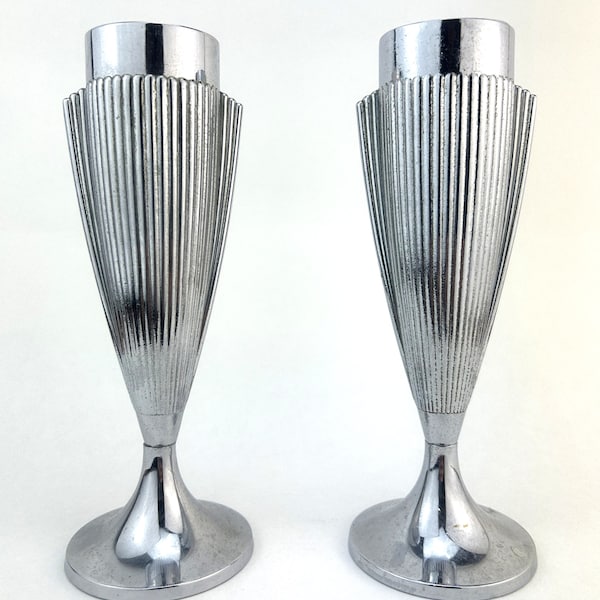 Fabuleuse paire de vases chromés Art déco par excellence