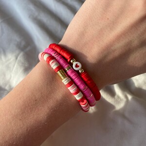Pila de pulsera de cuentas de heishi rosa, pulsera de cuentas chapadas en oro de 14k, regalo boho de moda