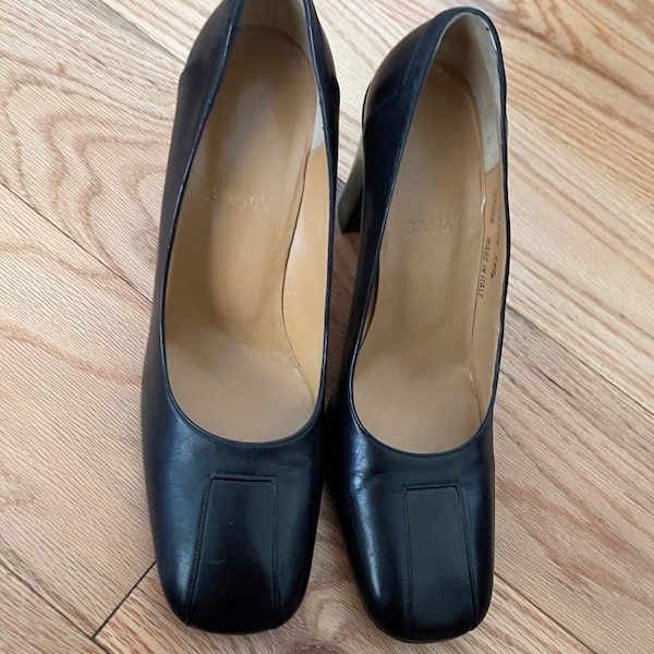 Vintage Bally Womens Size 8 Black leather Pumps Square toe/90s/ bally shoes/women pumps/size 8 shoes/ leather pumps/90s fashion/90s pump