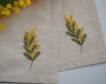 Set of 4 embroidered table napkins
