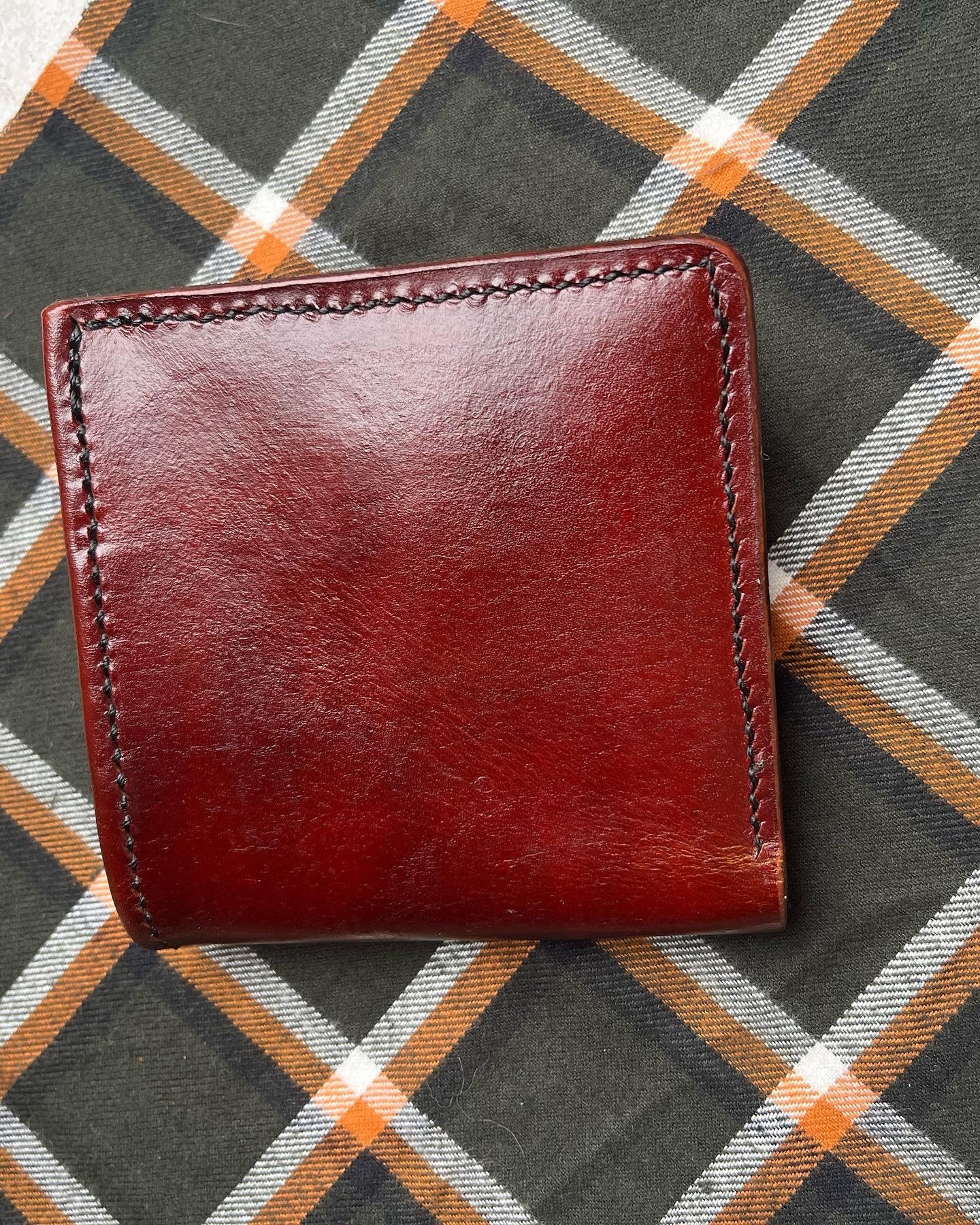 Full Grain Leather Bifold Wallet With 12 Card Slots and Buffalo Plaid
