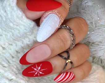 Elegant Christmas Nails/ Textured Press on Nails/ Handmade Winter Press on Nails/ Red and White Press on nails