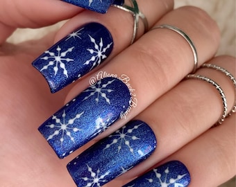 Reusable Winter Press on Nails/ Handpainted snowflakes/ Multiple colors/ Glue on Nails/ Fake Nails/ Christmas Nails/ Long Nails/ Short Nails