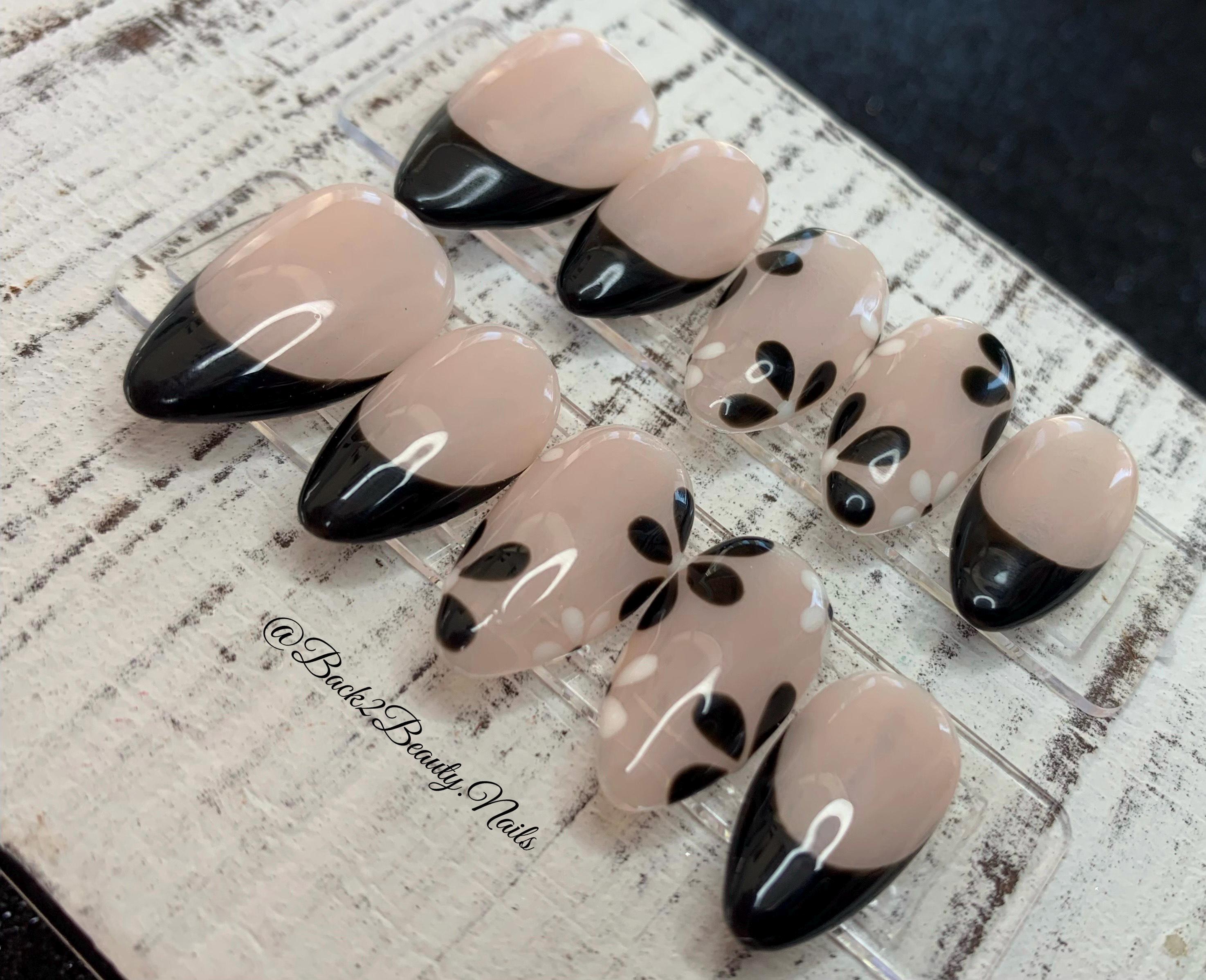 黒と白の花柄ネイル/黒のフレンチチップのプレスオンネイル/再利用可能