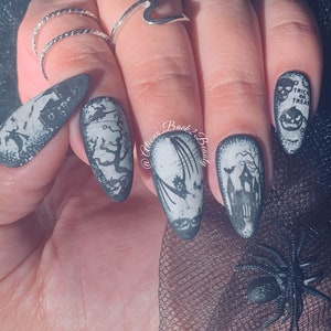 Distressed Halloween Design/Reusable Press On Nails/Handcrafted/Fake Nails/Glue On Nails/False Nails