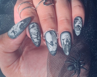 Distressed Halloween Design/Reusable Press On Nails/Handcrafted/Fake Nails/Glue On Nails/False Nails