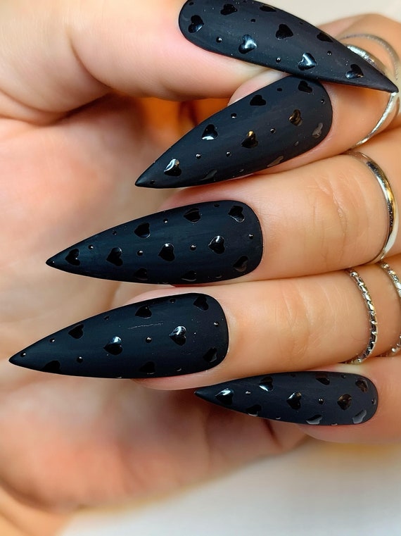 手描きの「ブラックハート」バレンタインデー用押し爪/ブラック